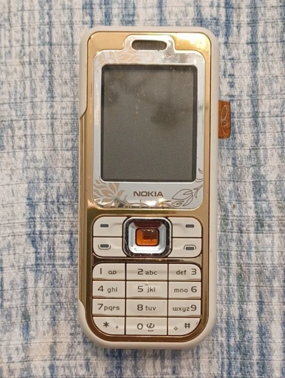 ASO Twilight Bella Swan Gold Nokia 7360 2G Phone